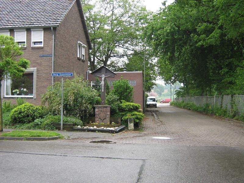 Hoek Burgm. Eussenlaan - Schoolstraat